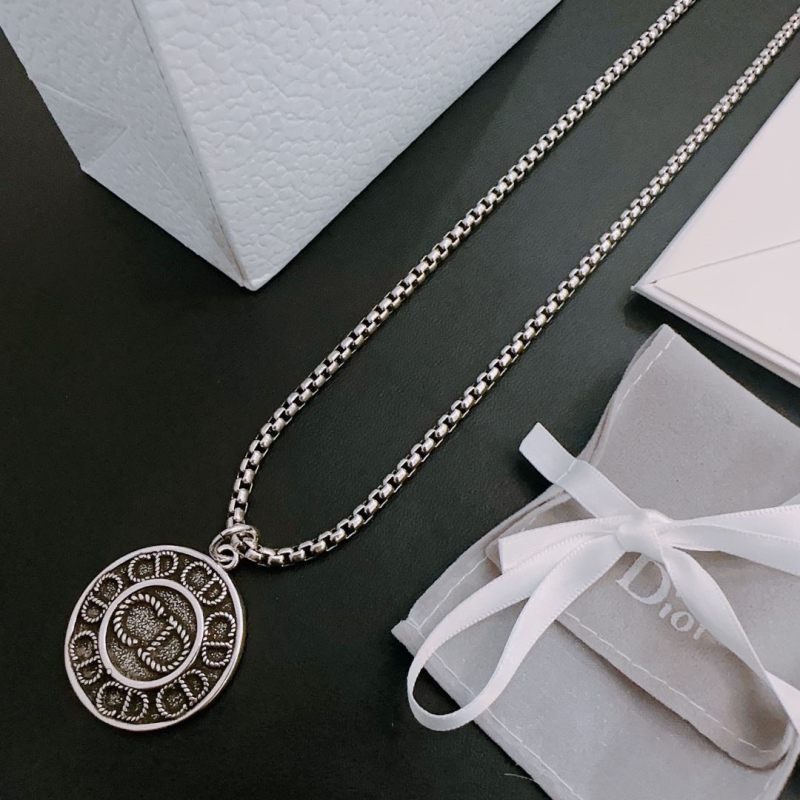 chr1st1an D10r necklaces